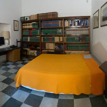 Lo アパート ピサ